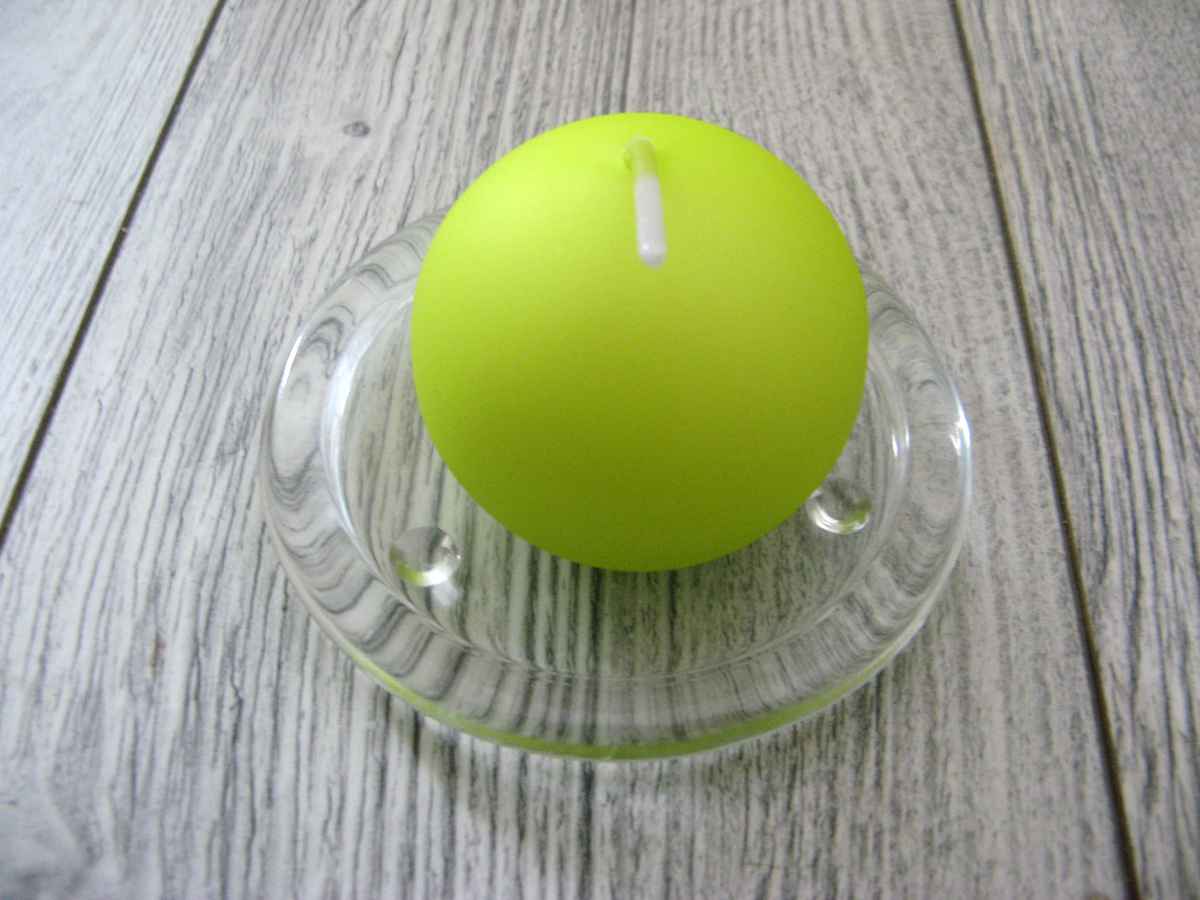 Sviečka guľa 6cm jabĺčková matná perleť obr.1 - evkakvety-eshop.eu