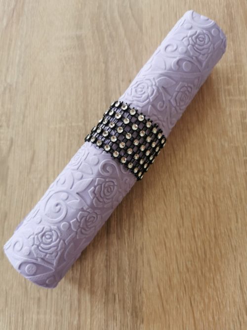 Reliéfne servítky levanduľové (Lavender) 33×33 cm – vzor Ruže - detail vzoru