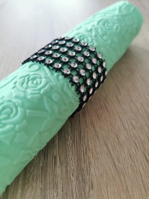 Reliéfne servítky mentolovo zelené (Mint) 33×33 cm – vzor Ruže - detail reliéfu