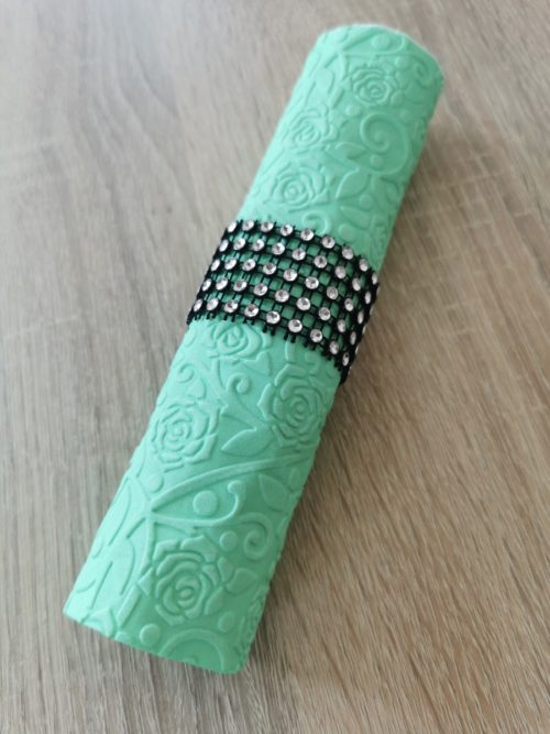 Reliéfne servítky mentolovo zelené (Mint) 33×33 cm – vzor Ruže - detail vzoru