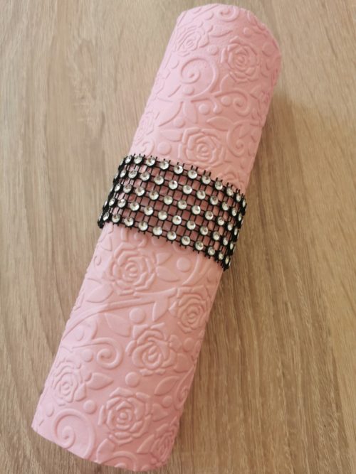 Reliéfne servítky svetloružové (Baby Pink) 33×33 cm – vzor Ruže - detail vzoru