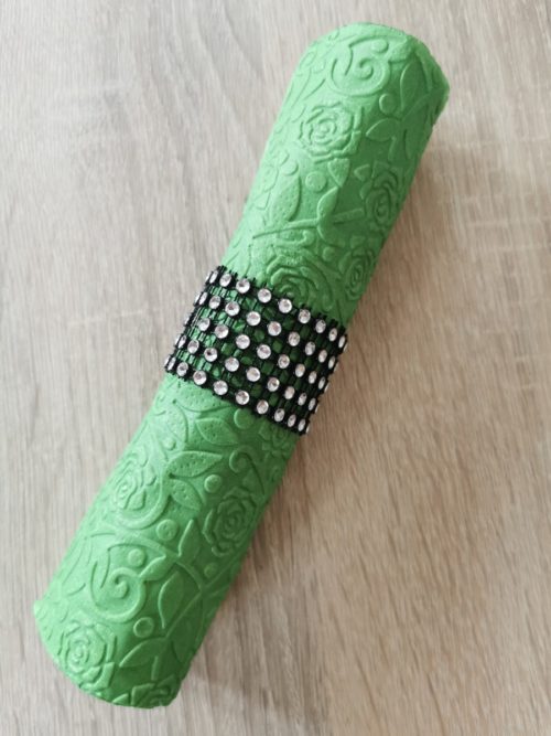 Reliéfne servítky tmavozelené (Dark Green) 33×33 cm – vzor Ruže - detail vzoru