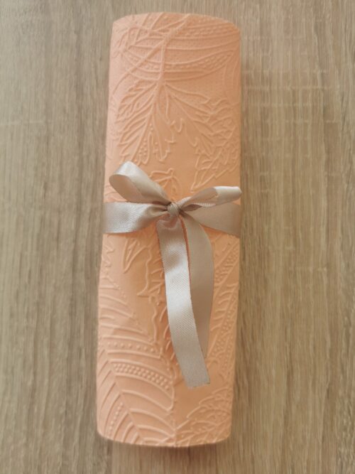 Reliéfne servítky lososové (Salmon) 33×33 cm – vzor Listy - detail vzoru