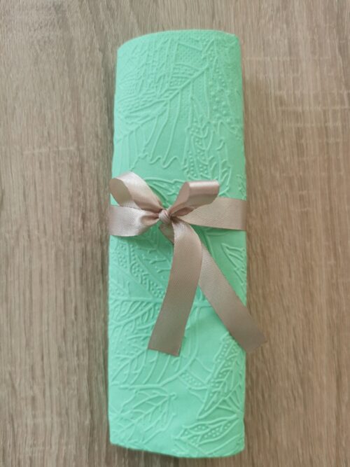 Reliéfne servítky mentolovo zelené (Mint) 33×33 cm – vzor Listy detail vzoru