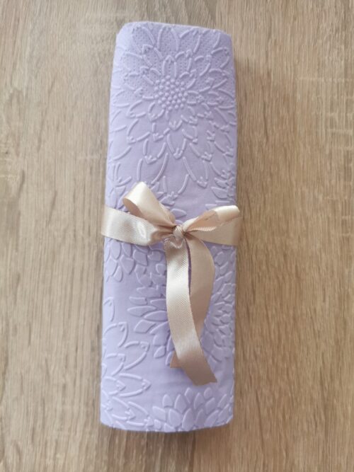Reliéfne servítky levanduľové (Lavender) 33×33 cm – vzor Dálie - detail vzoru