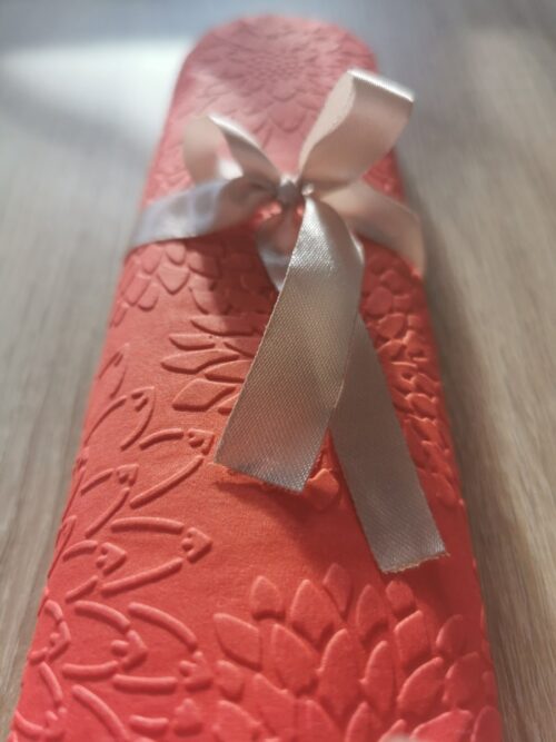 Reliéfne servítky červené (Red) 33×33 cm – vzor Dálie - detail reliéfu