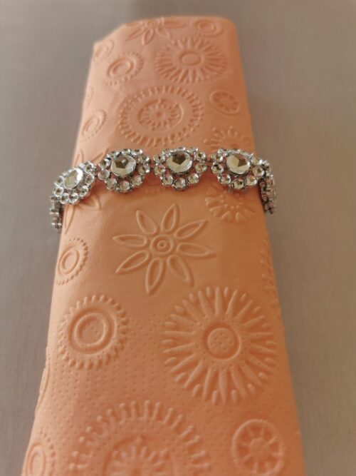 Reliéfne servítky lososové (Salmon) 33×33 cm – vzor Vločky - detail reliéfu