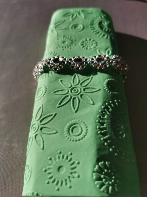 Reliéfne servítky mentolovo zelené (Mint) 33×33 cm – vzor Vločky - detail reliéfu