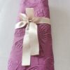 Reliéfne servítky purpurové (Purple) 33×33 cm – vzor Motýle - detail reliéfu