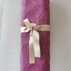 Reliéfne servítky purpurové (Purple) 33×33 cm – vzor Motýle - detail vzoru