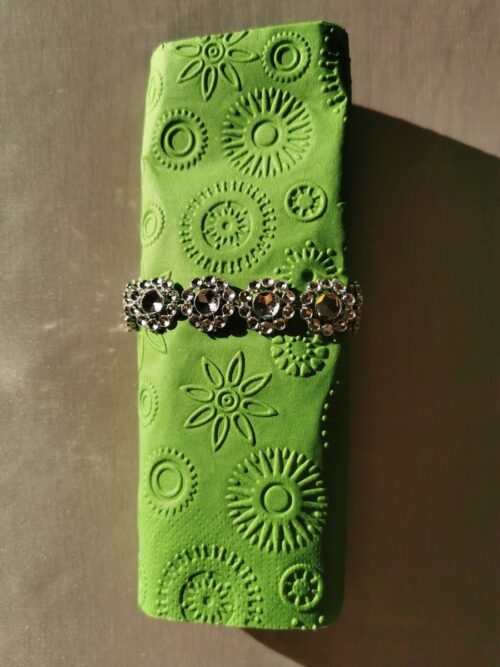 Reliéfne servítky tmavozelené (Dark Green) 33×33 cm – vzor Vločky - detail vzoru