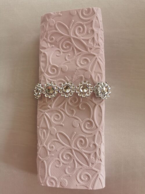 Reliéfne servítky svetlofialové (Pale Lilac) 33×33 cm – vzor Ornament - detail vzoru