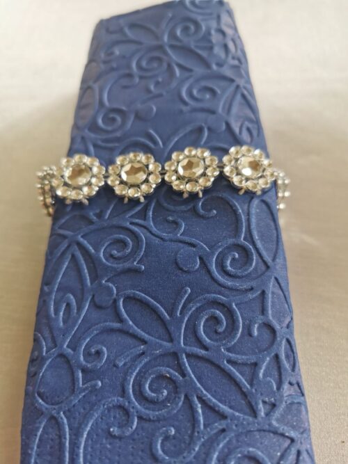 Reliéfne servítky tmavomodré (Warm Navy) 33 × 33 cm – vzor Ornament - detail reliéfu