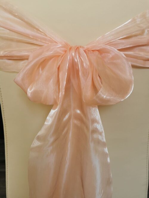 Saténová organza broskyňová (Peach) šírky 23 cm – mašľa na stoličke