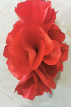 Saténový pom pom kvet červený - evkakvety-eshop.eu