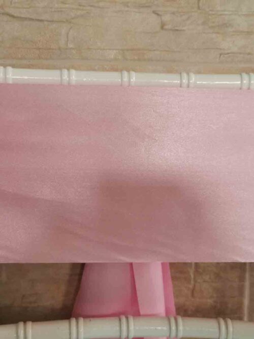 Tmavoružový satén 15 cm (Dark Pink), detail hladkého lesklého materiálu