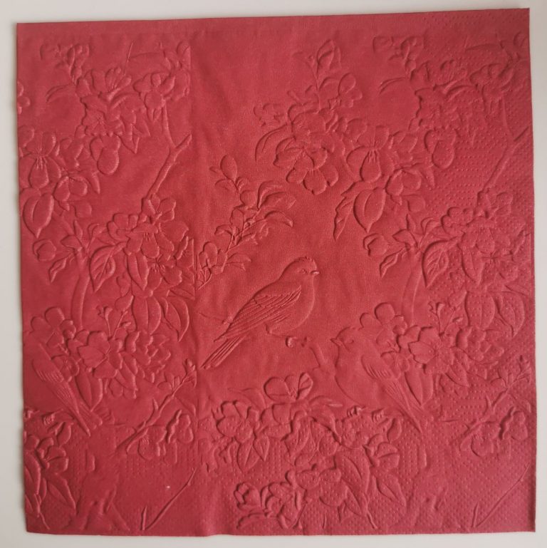 Reliéfne servítky bordové (Claret) 33×33 cm – vzor Škovránky v záhrade