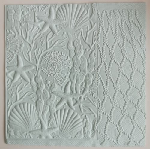 Reliéfne servítky pastelovo modré (Baby Blue) 33×33 cm – vzor Morské hviezdy a mušle