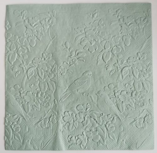 Reliéfne servítky šalviovo zelené (Sage) 33×33 cm – vzor Škovránky v záhrade