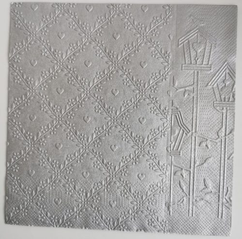 Reliéfne servítky strieborné (Silver) 33×33 cm – vzor Srdiečka s búdkami