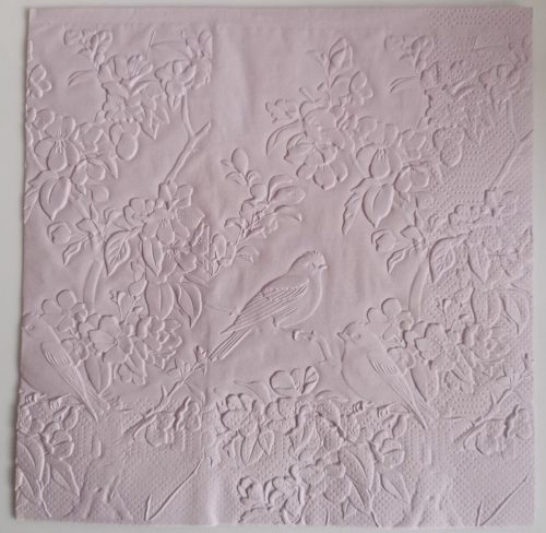 Reliéfne servítky svetlofialové (Pale Lilac) 33×33 cm – vzor Škovránky v záhrade