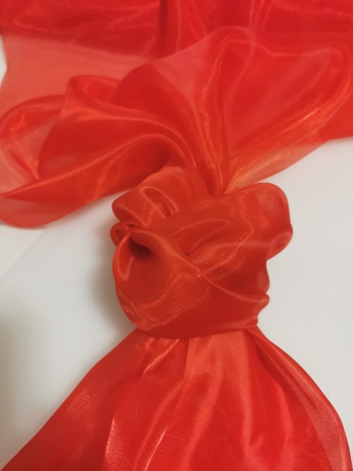 Saténová organza červená (Red) 47 cm × 10 m – textúra a lesk