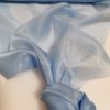 Saténová organza svetlomodrá (Light Blue) 47 cm × 10 m – rozprestretá látka